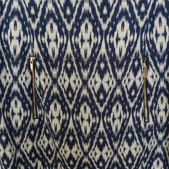 Dress - Navy and white geometric design. Anne Klein. Size 10 - Picture 2 of 3